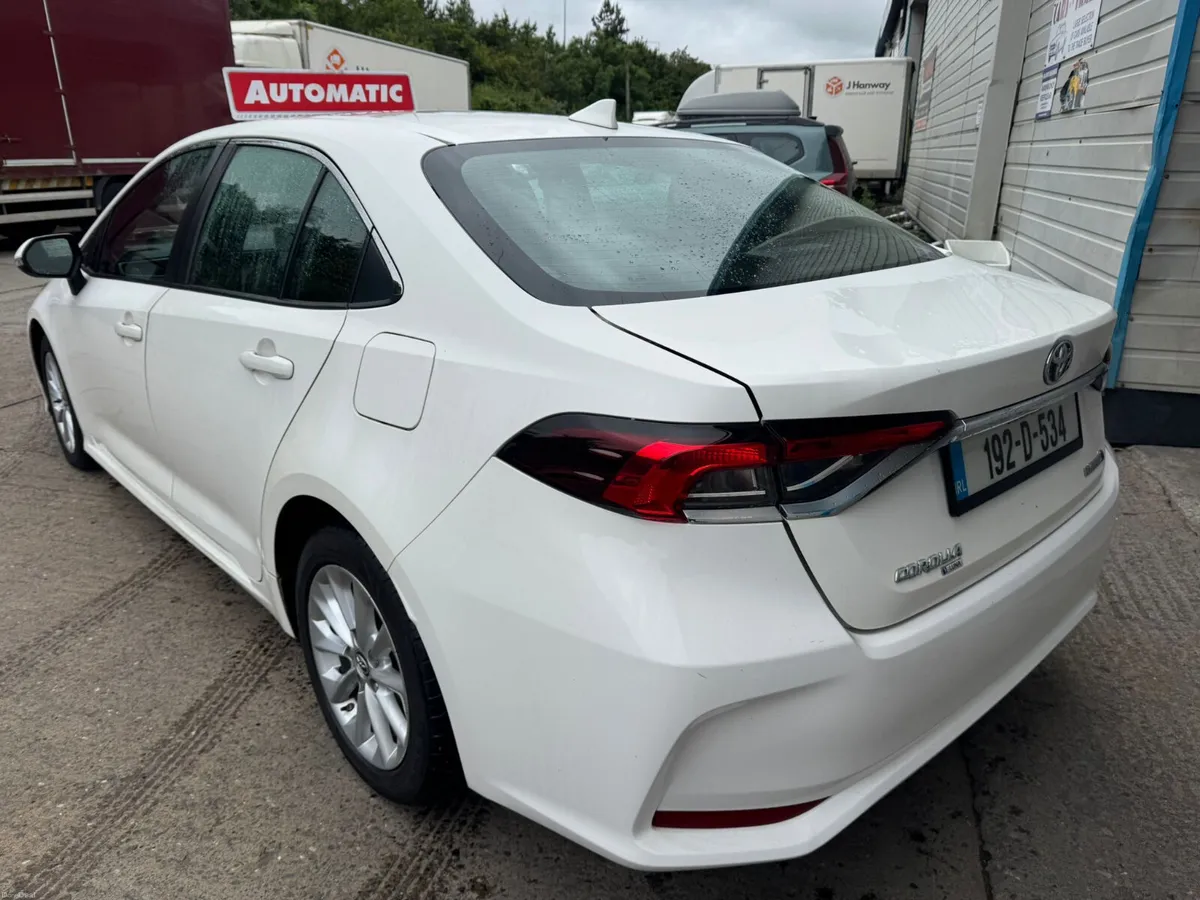 Toyota Corolla HYBRID  2019 - Image 3