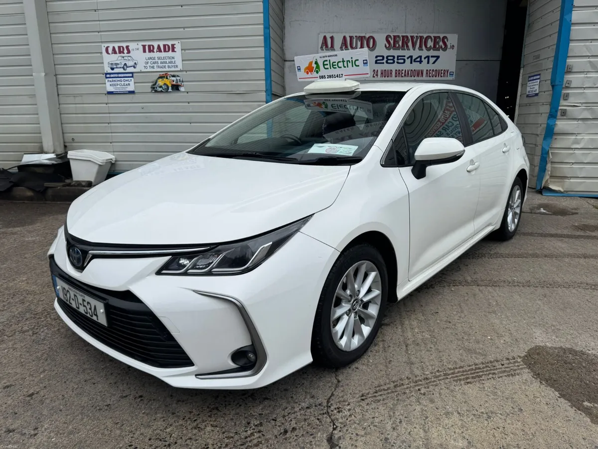 Toyota Corolla HYBRID  2019 - Image 1