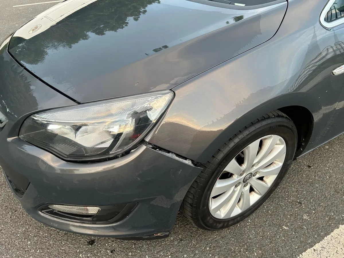 Opel Astra tax and test - Image 3