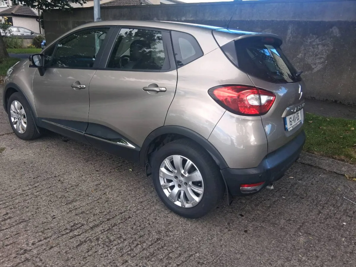 Renault captur life - Image 4