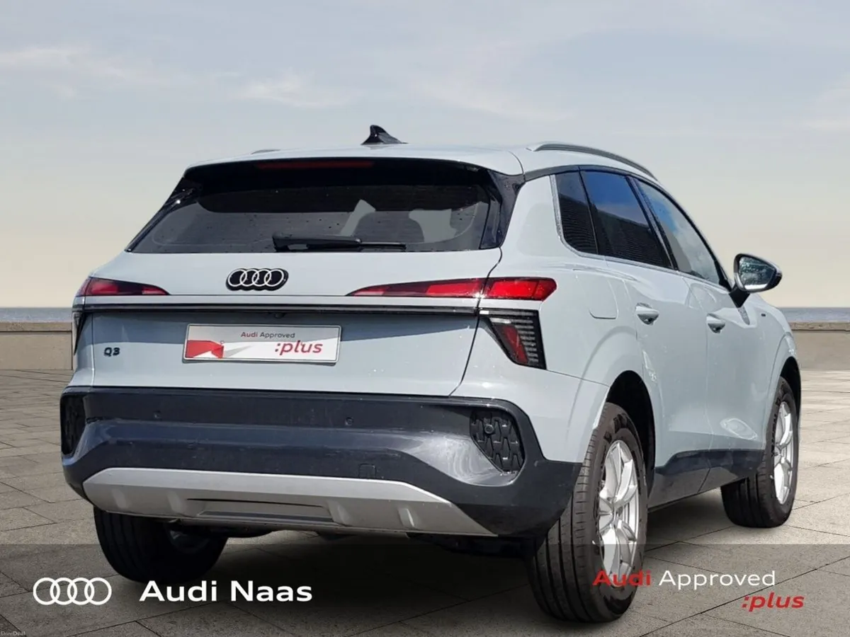 Audi Q3 SUV E-HYBRID 270HP S-T SE - Image 6