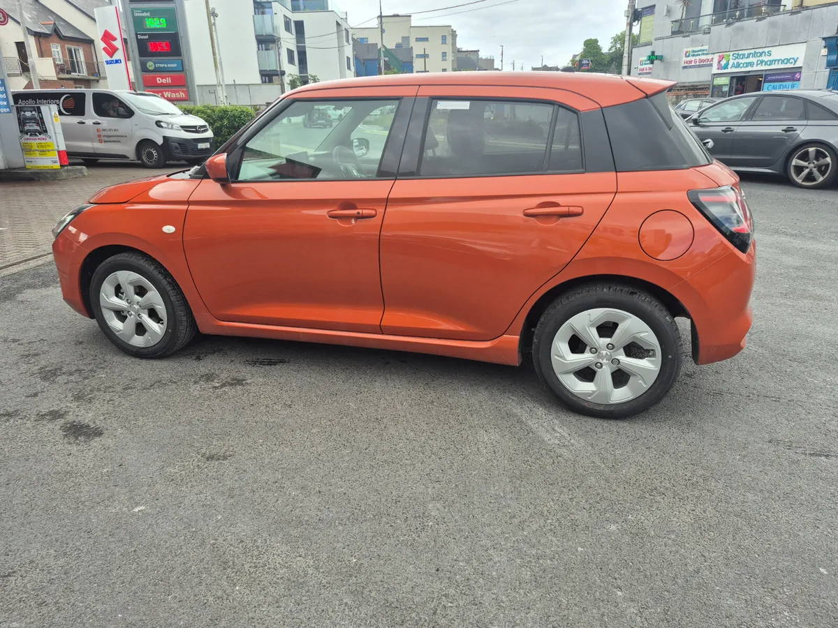 New Suzuki Swift Motion Auto 0% Finance - Image 4