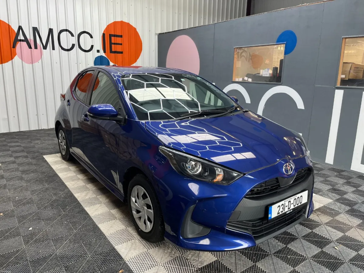 Toyota Yaris 2023 TOYOTA YARIS X 1.0 AUTOMATIC / R - Image 1