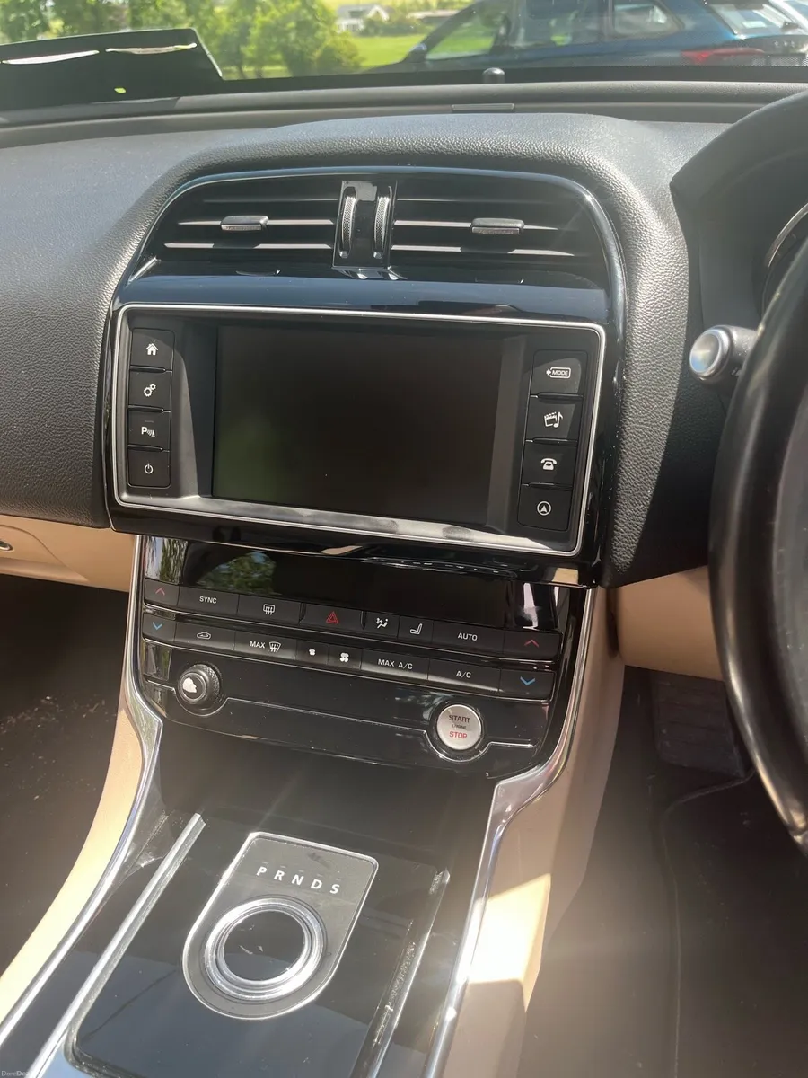 Jaguar XE 2.0TD - Image 3
