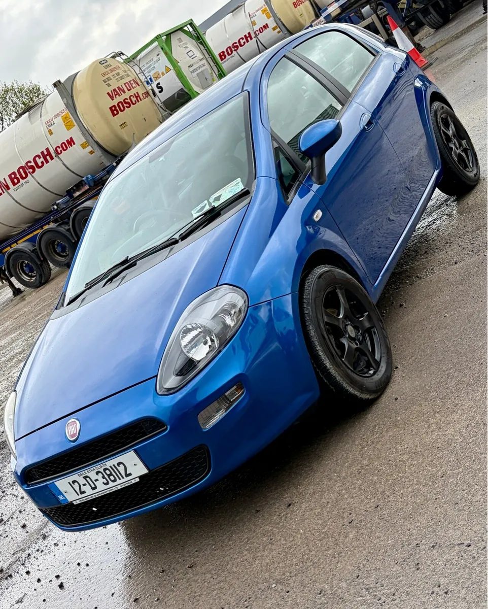 2012 Fiat Punto 1.2 petrol - Image 4
