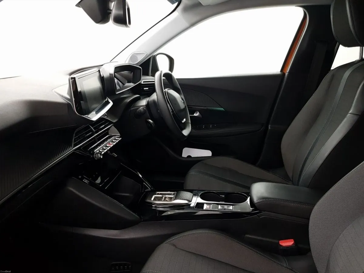 Peugeot 2008 Electric 136bhp (50 kWh) Allure - Image 4