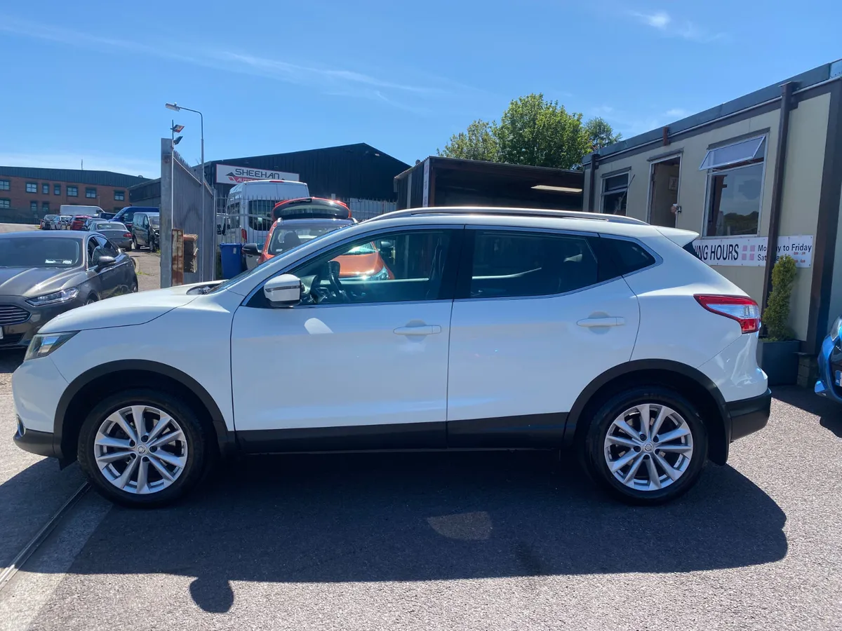 Nissan Qashqai 2017 WHITE - Image 4