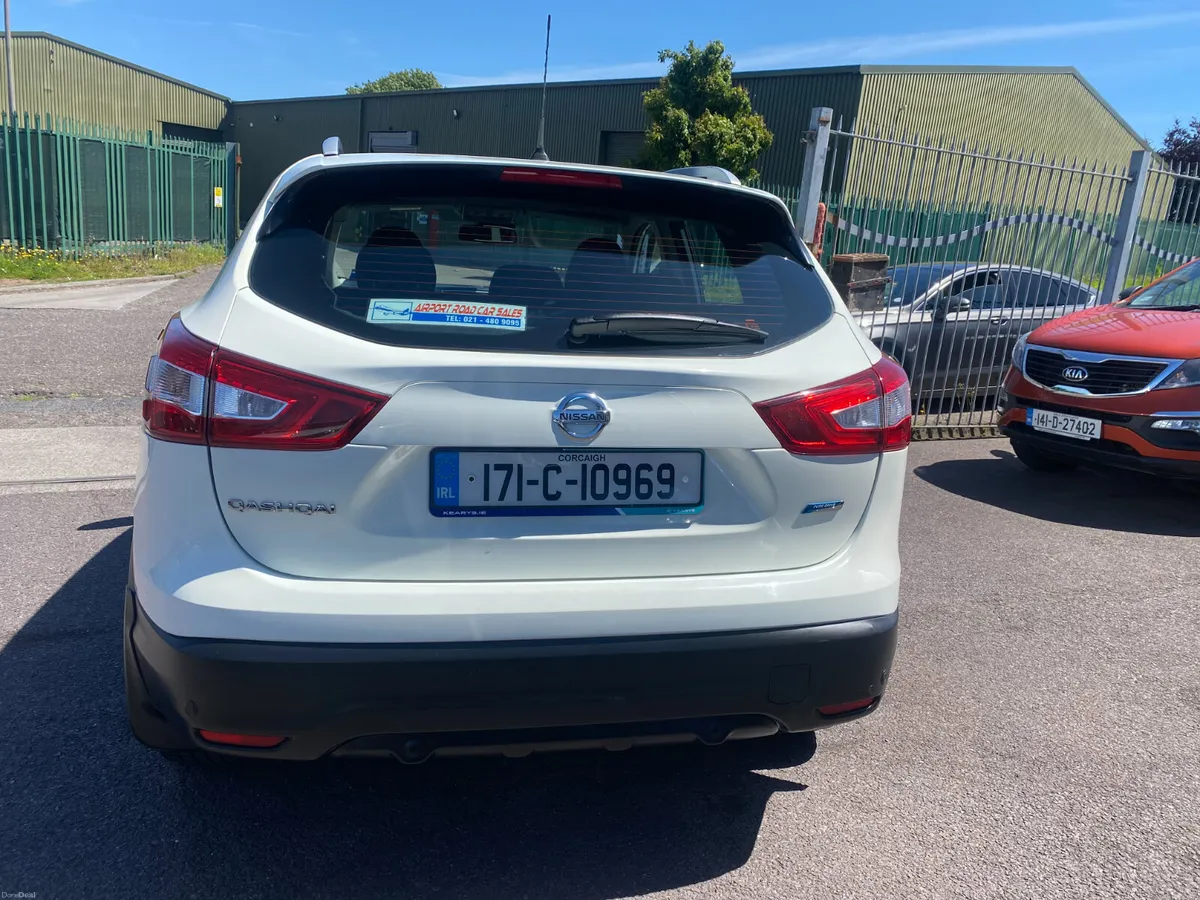 Nissan Qashqai 2017 WHITE - Image 5
