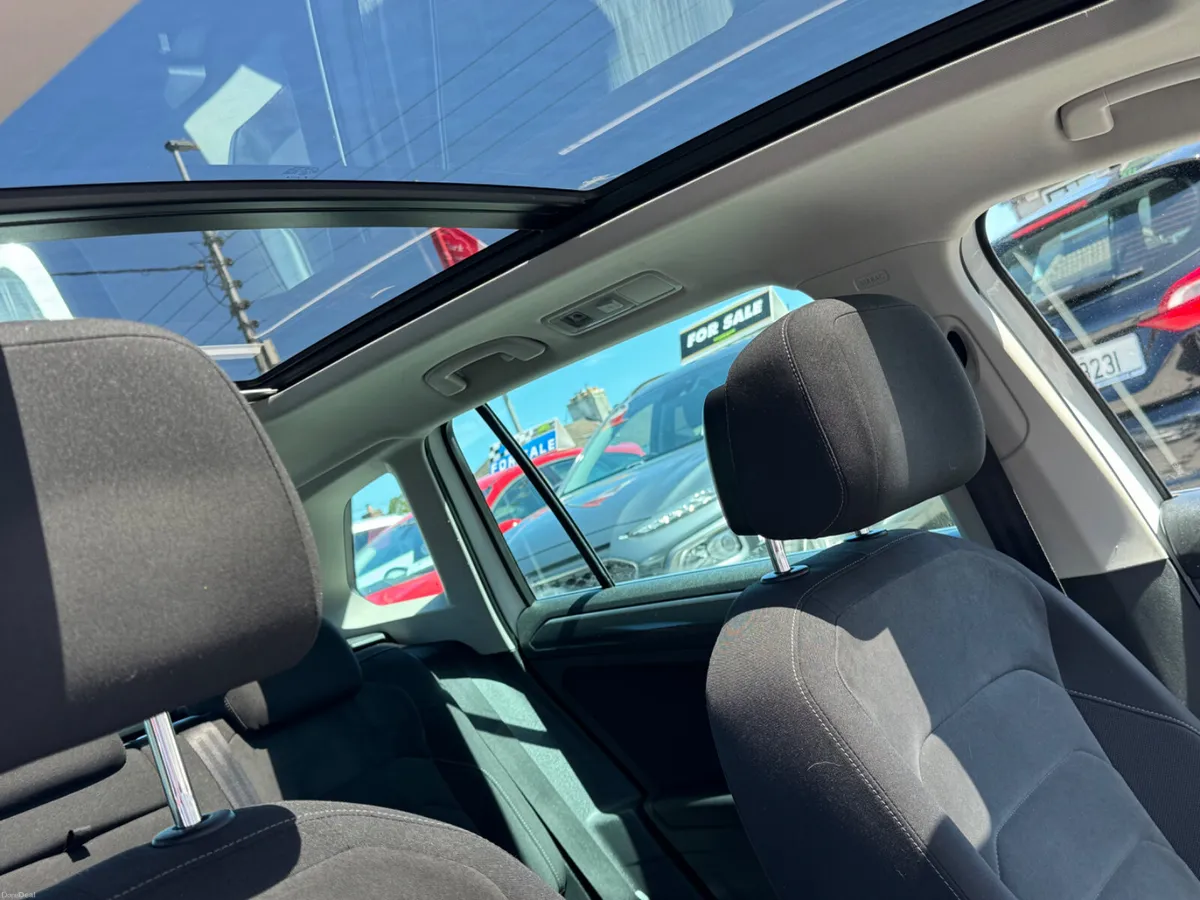 Volkswagen Tiguan Highline pan roof - Image 4