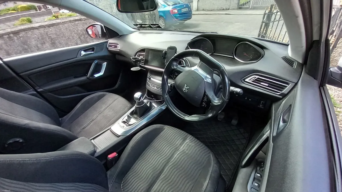 Peugeot 308 2014 - Image 3