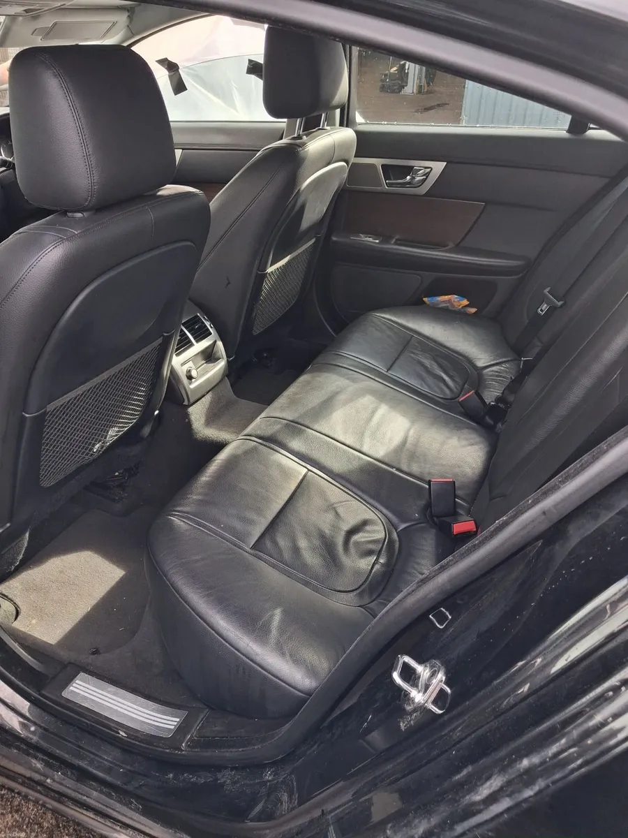 Jaguar XF 2015 WITH Body Control Module issue - Image 4