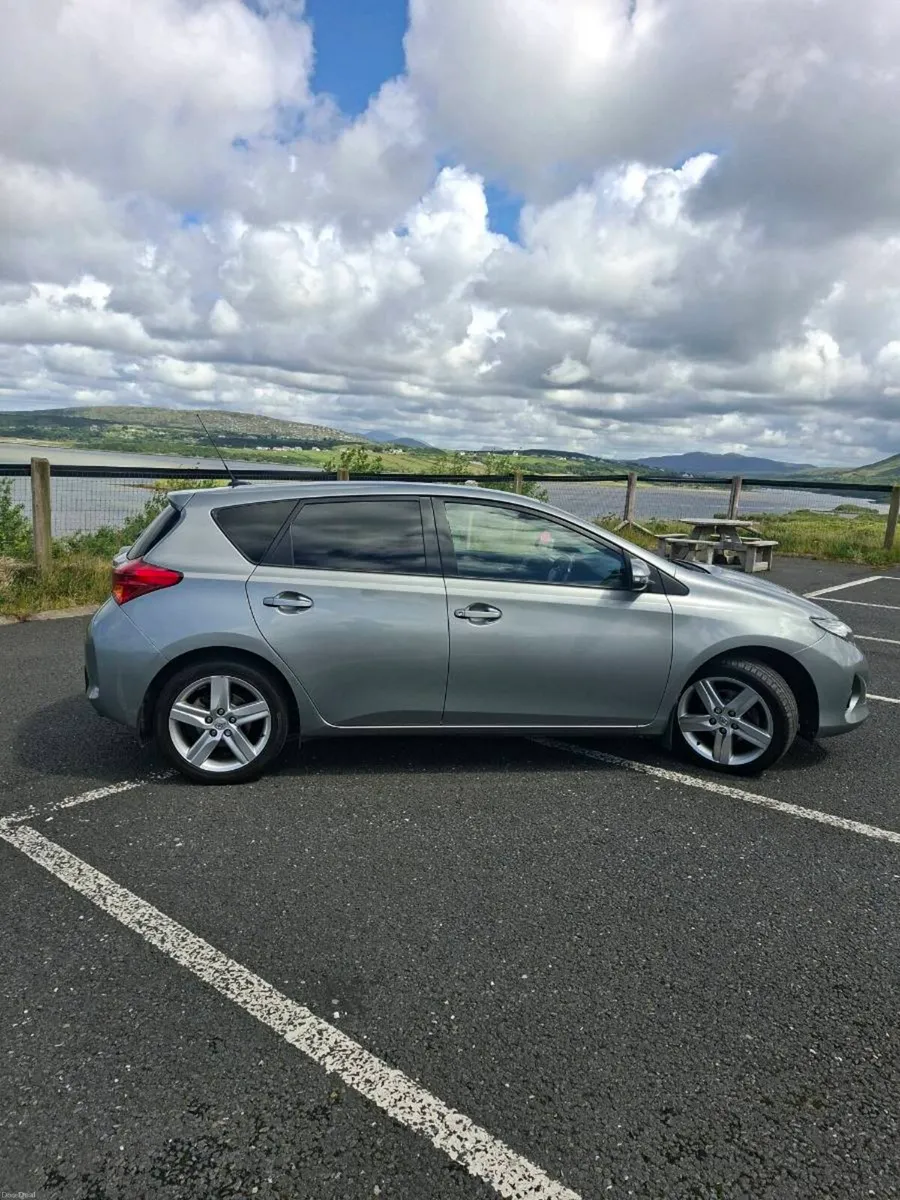 Toyota Auris Sport manual - Image 2