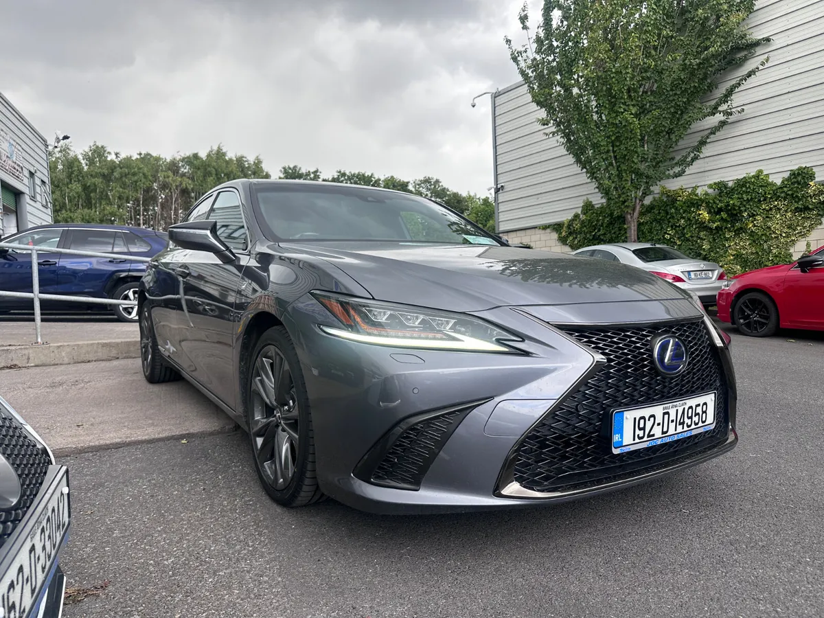 Lexus ES300H F-Sport 2.5 Hybrid, 2019 - Image 4
