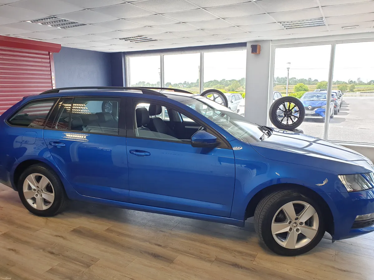 Skoda Octavia 1.6TDI ESTATE SE - Image 2