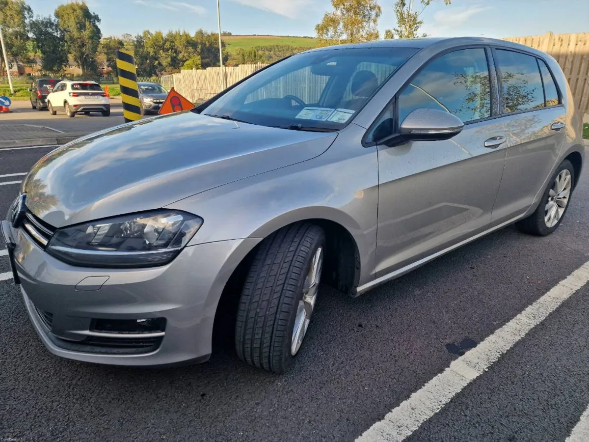 2015 Volkswagen Golf 1.2L Automatic 29k km only - Image 4