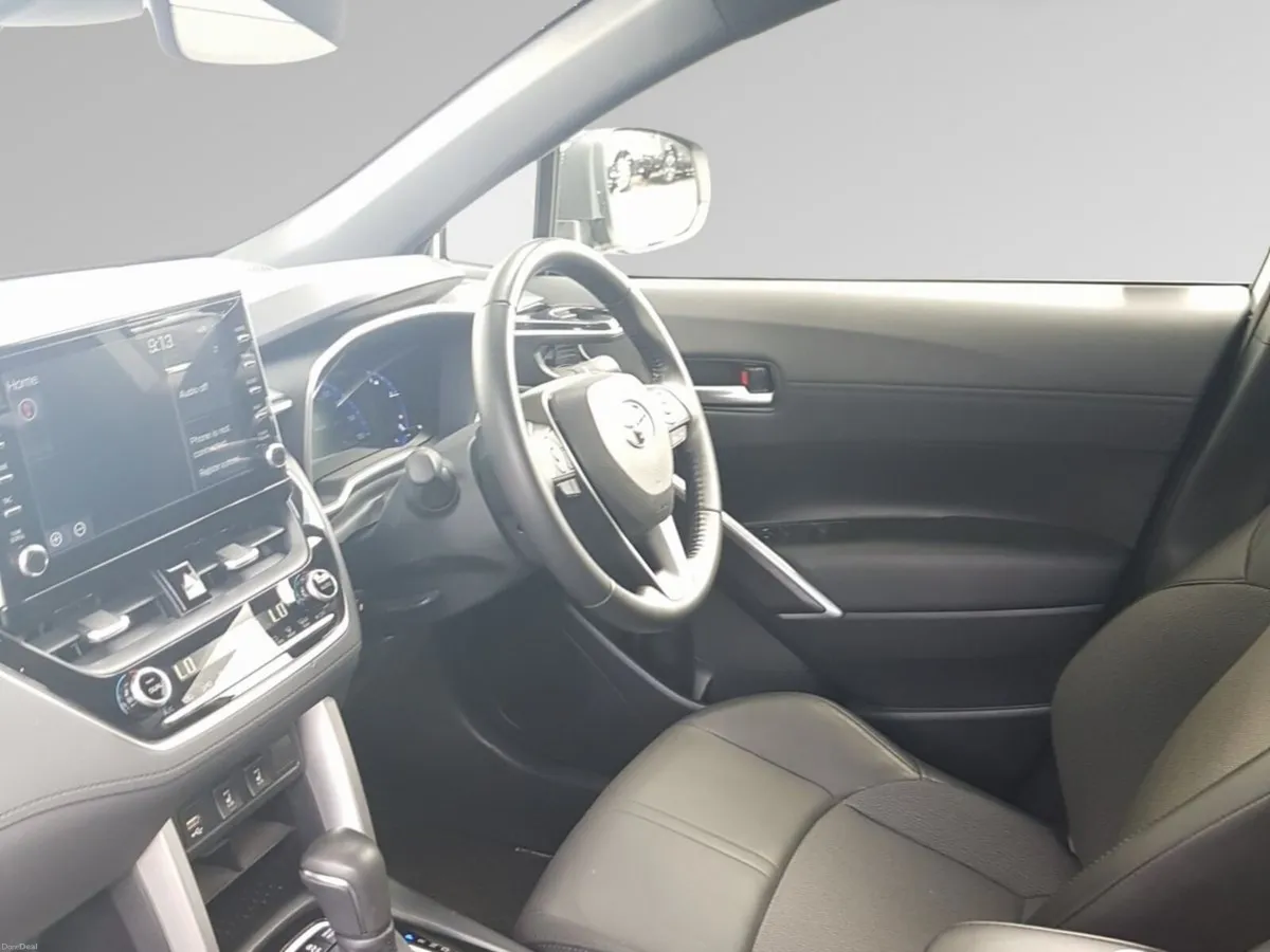 Toyota Corolla Cross 1.8 Hybrid Sol Automatic - Image 4