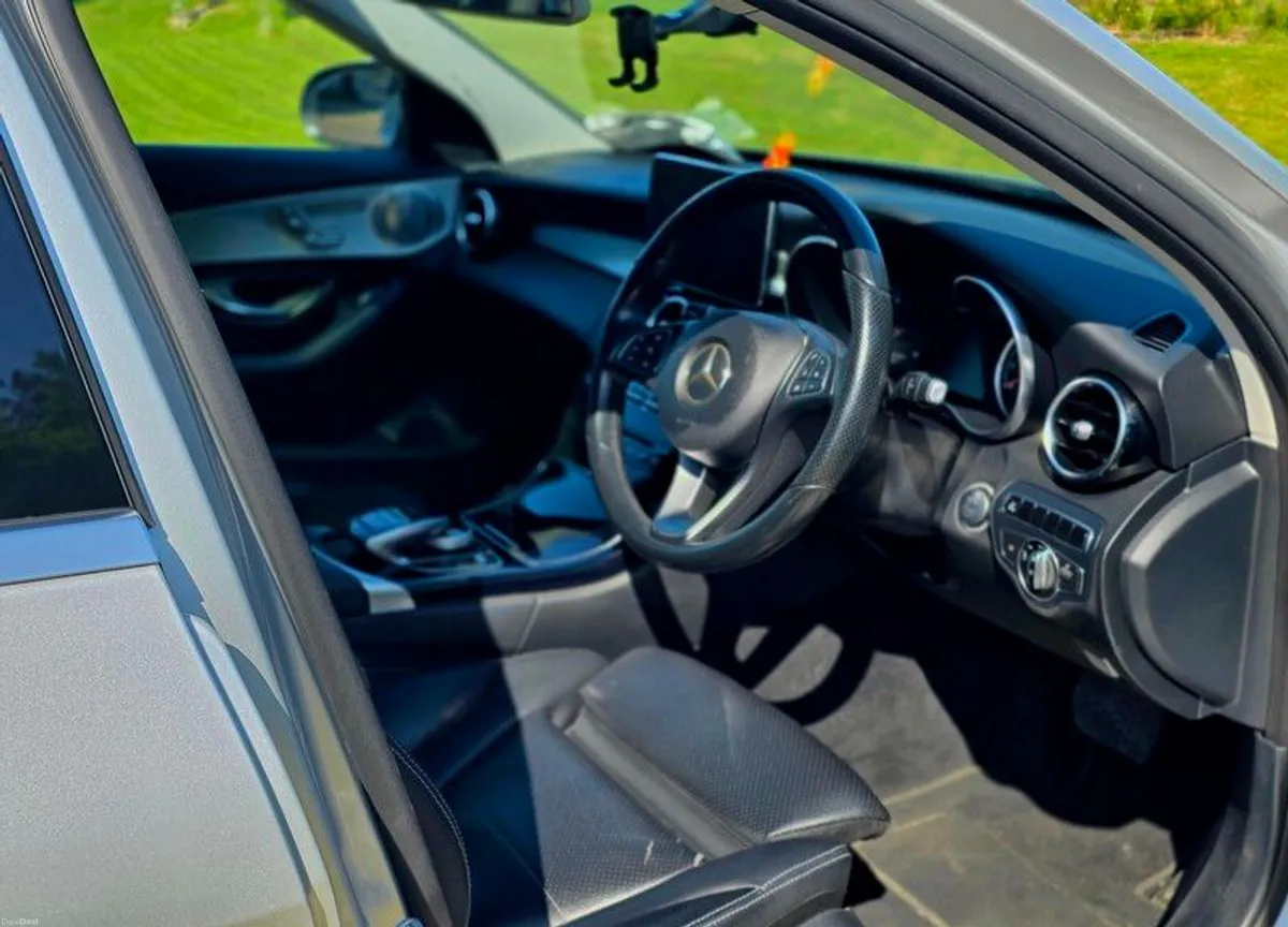 2016 Mercedes-Benz C-Class - Image 4