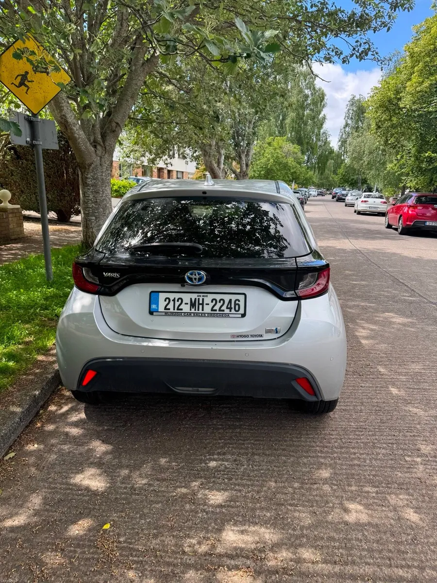 Toyota Yaris hybrid - Image 2