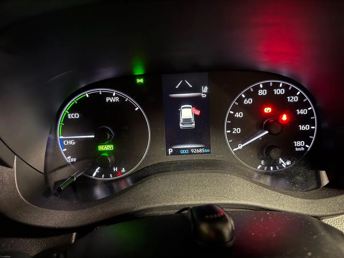 Toyota Yaris hybrid - Image 3