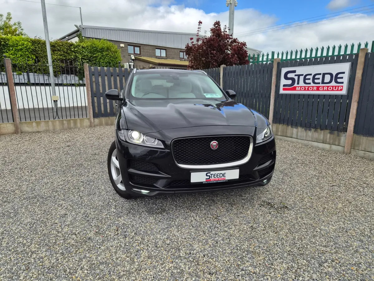171 Jaguar F-Pace  2.0D 180bhp Portfolio AWD auto - Image 3