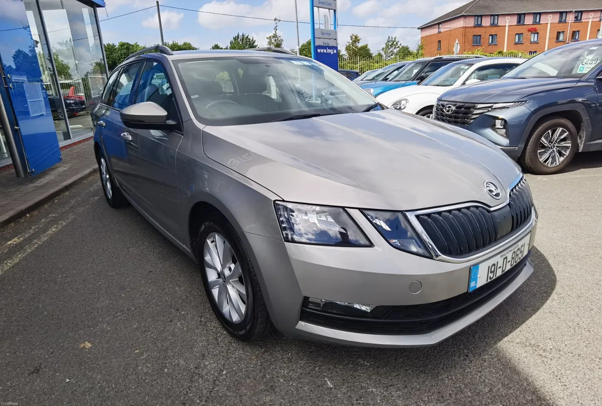 SKODA OCTAVIA 1.6TDI AMBITION ESTATE - Image 3
