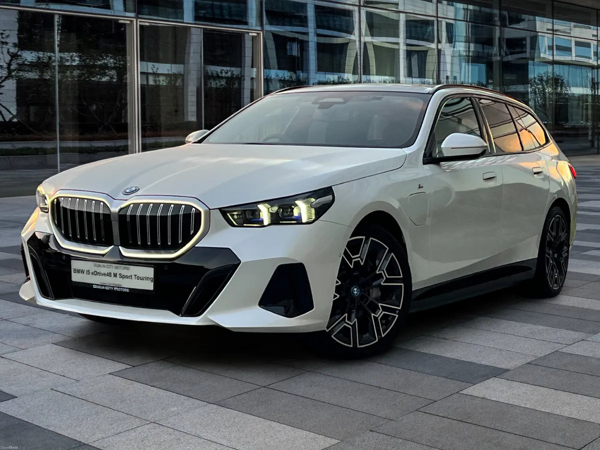 BMW i5 eDrive40 M Sport Touring - Image 3