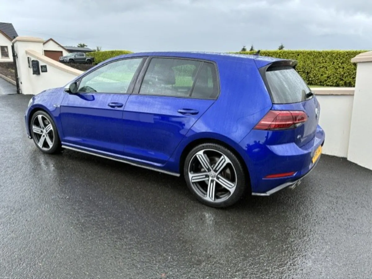 Volkswagen Golf R 4 Motion - Image 2