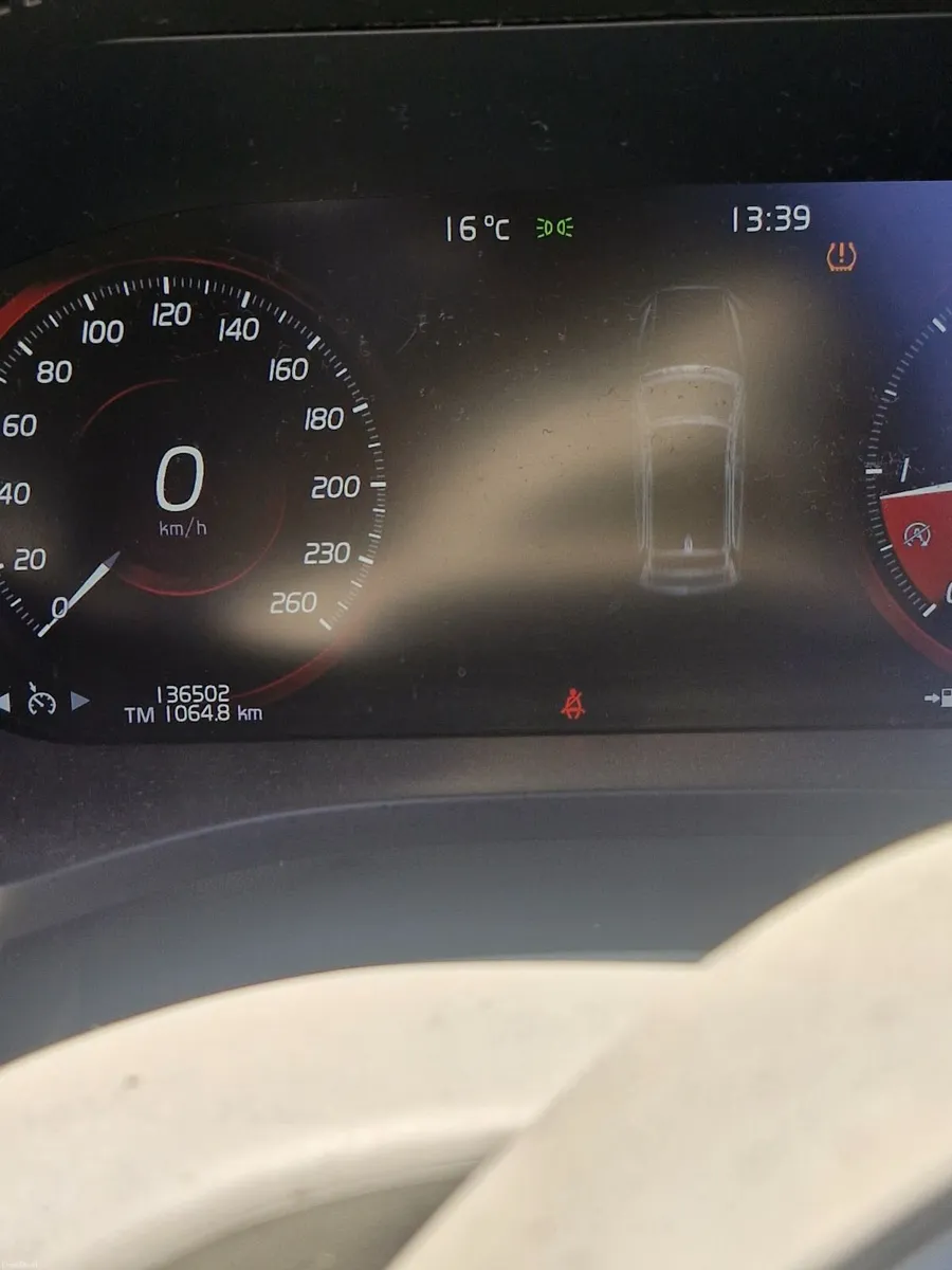 Volvo XC60 2020 - Image 2