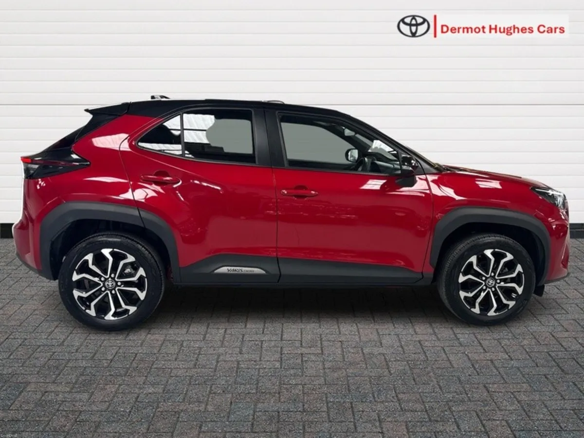 Toyota Yaris Cross LUNA SPORT HYBRID AUTO - Image 3
