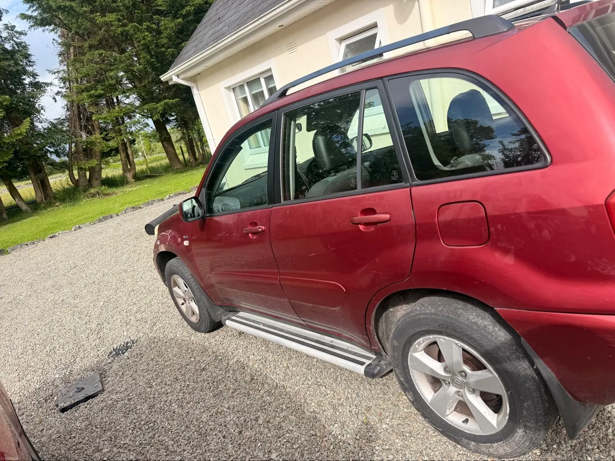 Toyota RAV4 2004 - Image 3