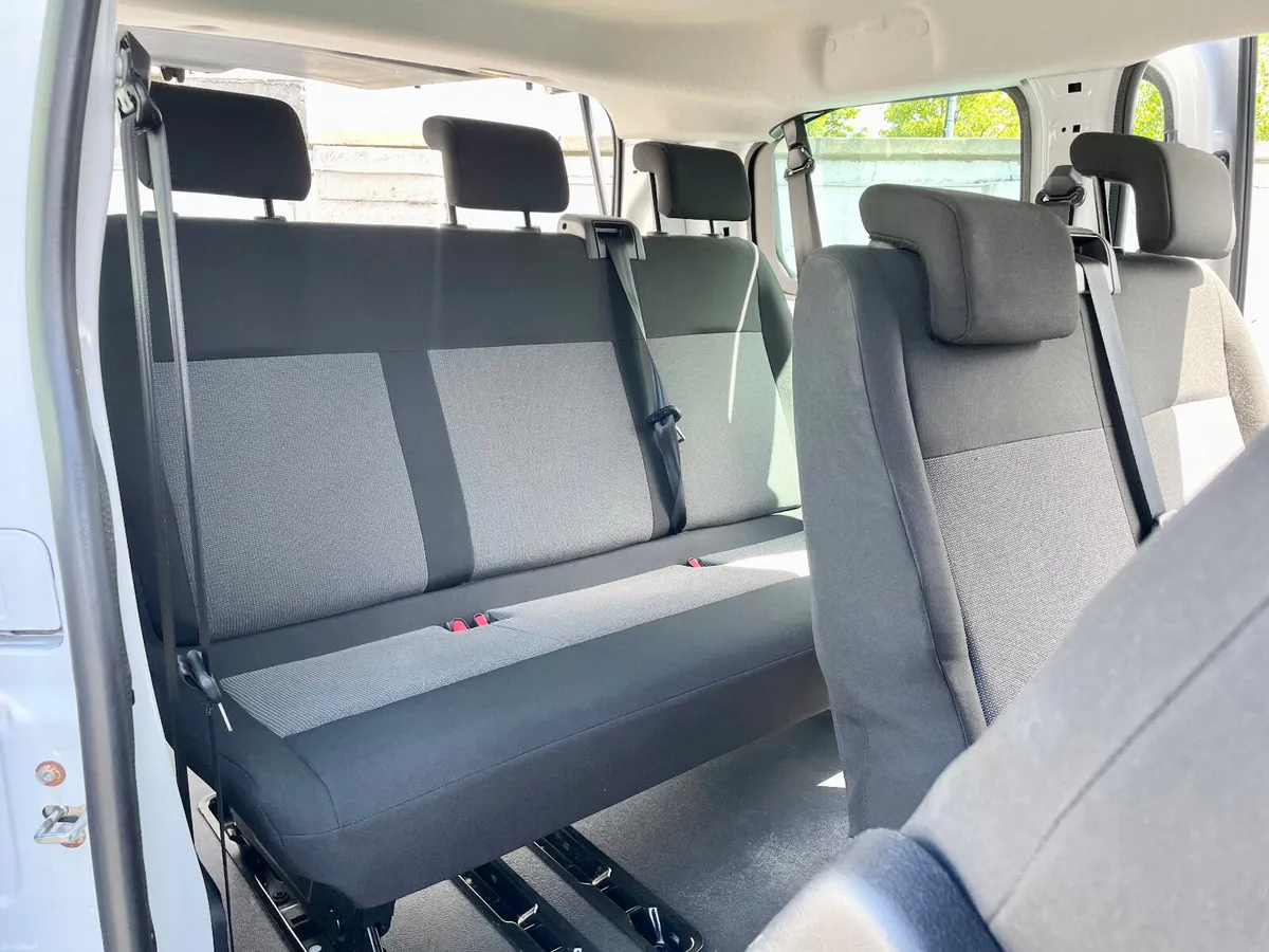 Opel E-Vivaro L1 50KWH EV 9 Seat Mini-Bus,2023 - Image 4