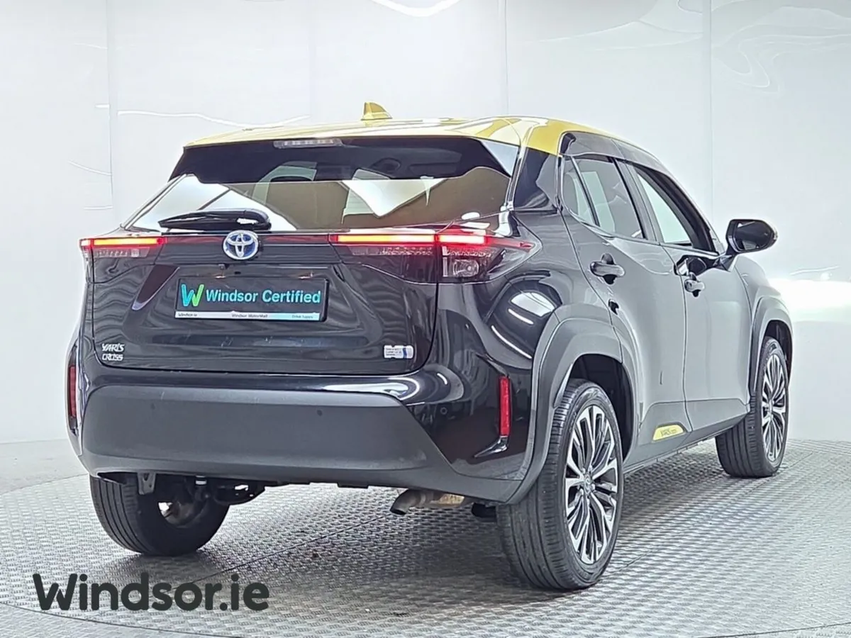 Toyota Yaris Cross Z Hybrid  2-Tone *Top spec* - Image 3