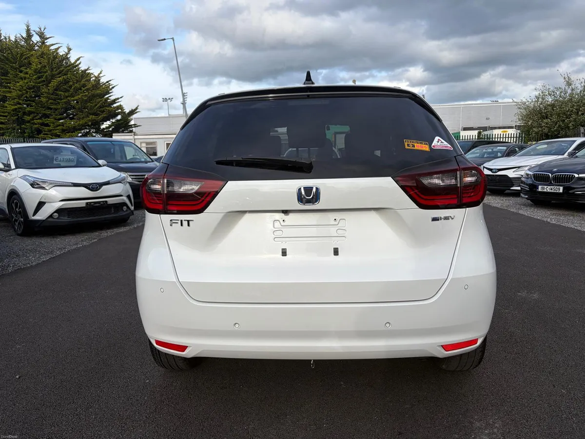 2021 HONDA FIT hybird automatic 1 owner - Image 5