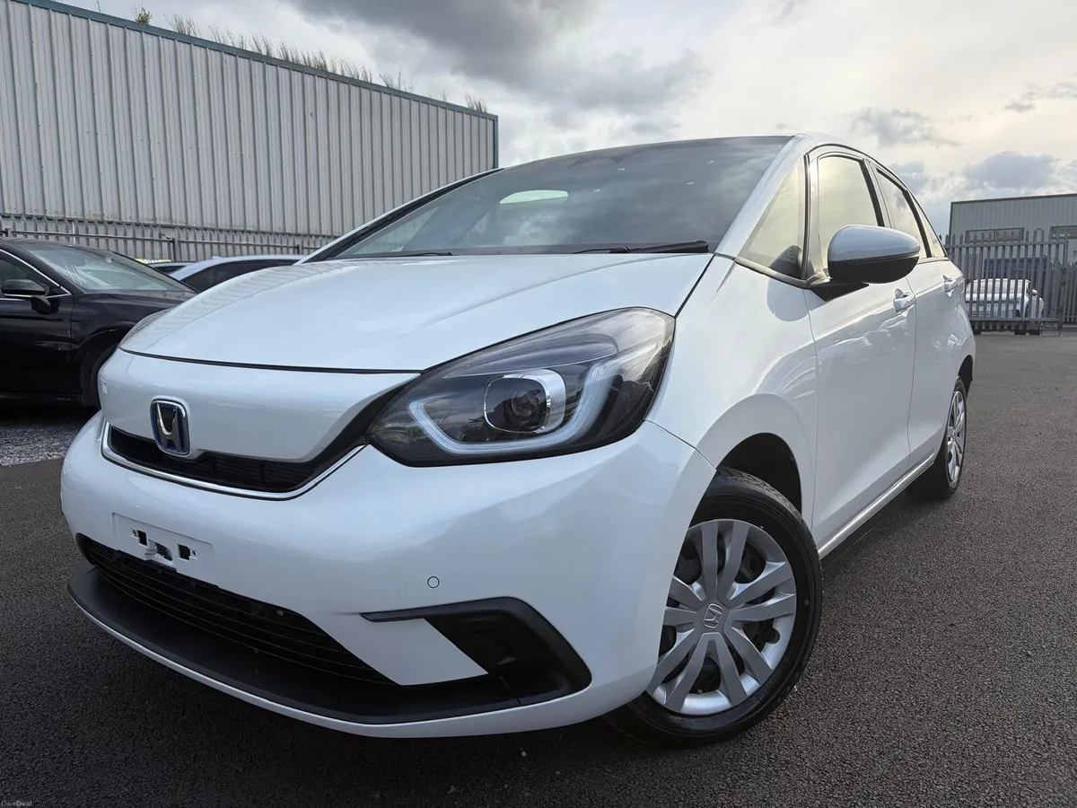2021 HONDA FIT hybird automatic 1 owner - Image 2