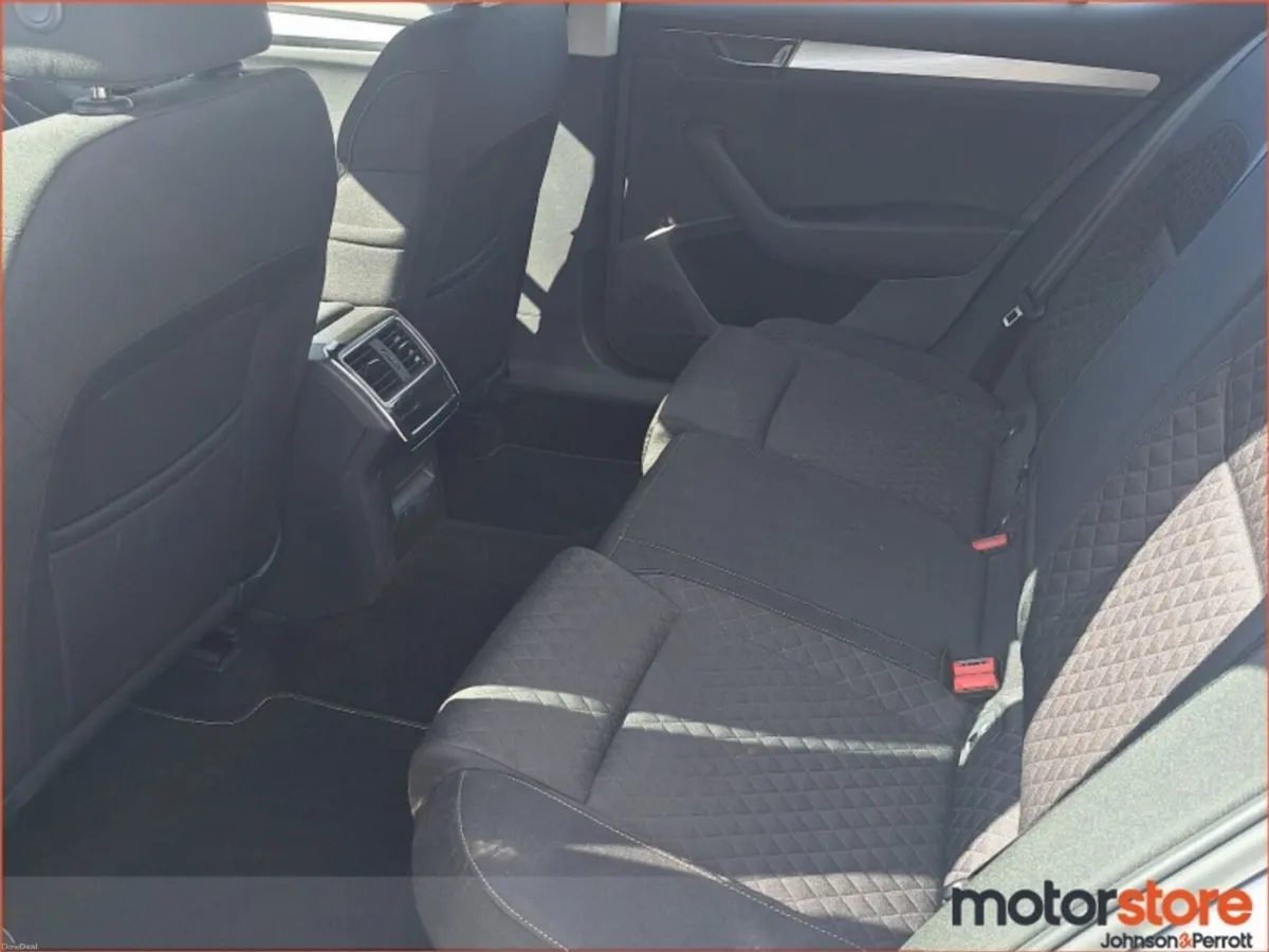 Skoda Superb 2.0TDI 122HP DSG Ambition (One Year W - Image 5
