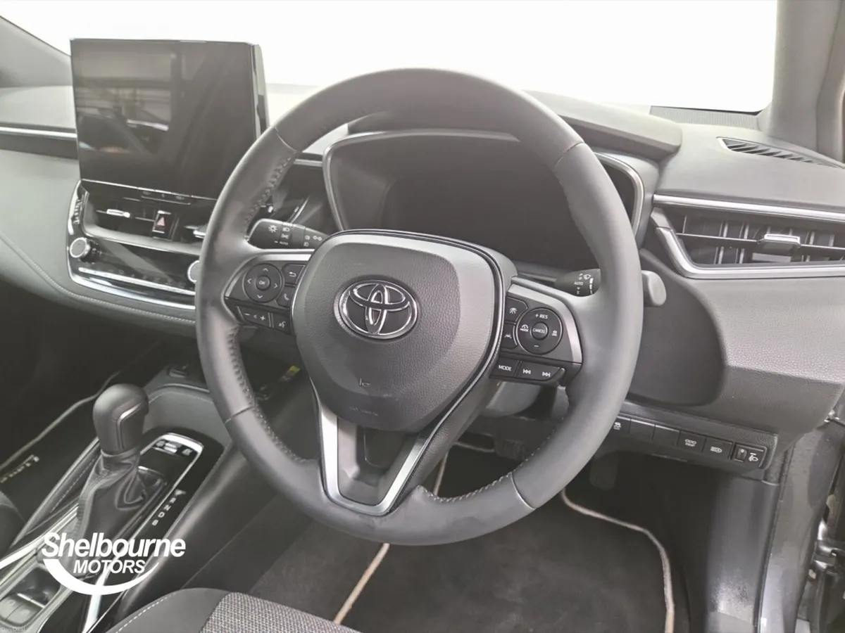 Toyota Corolla Touring Sport Design - Image 4
