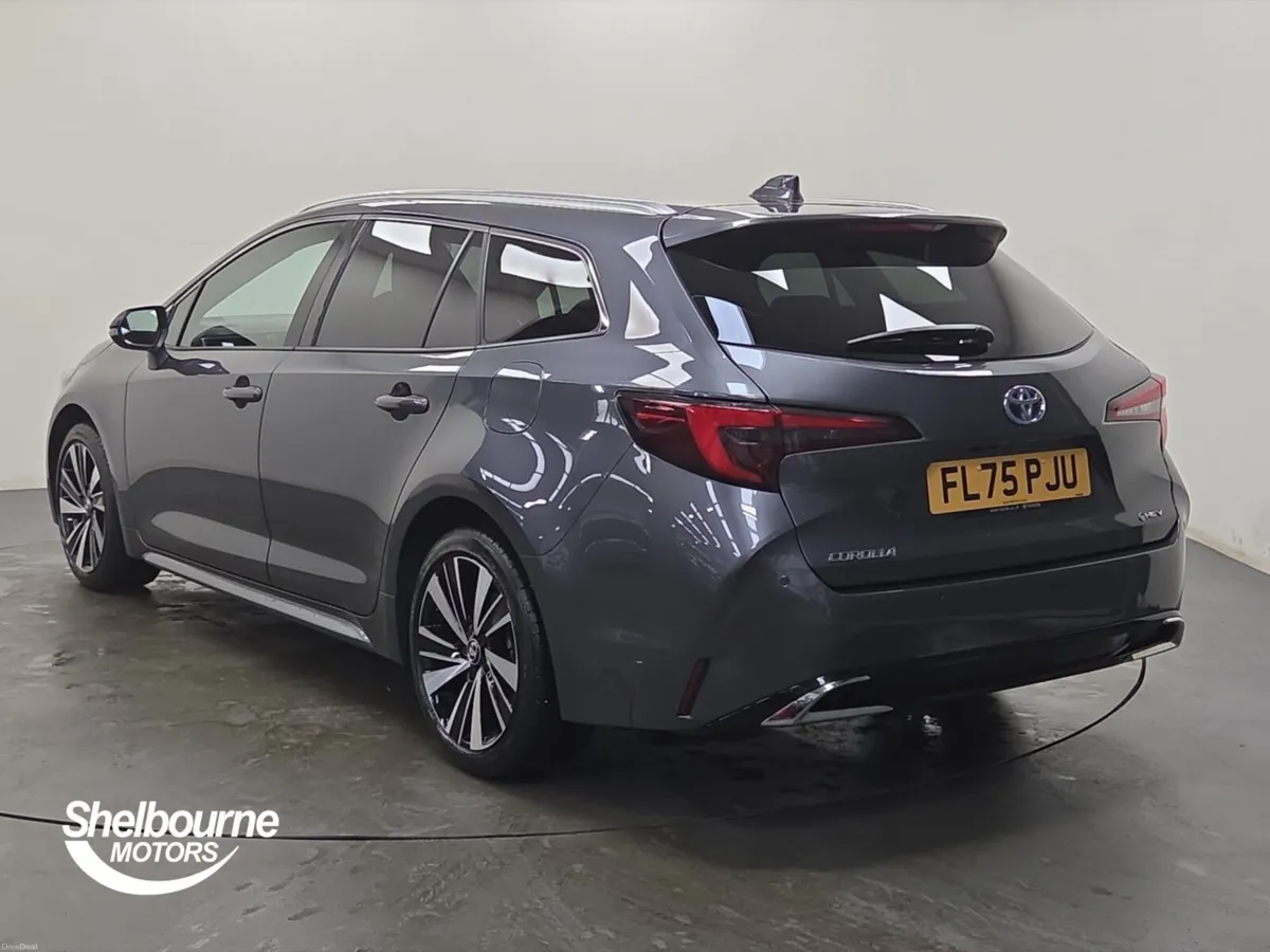 Toyota Corolla Touring Sport Design - Image 2