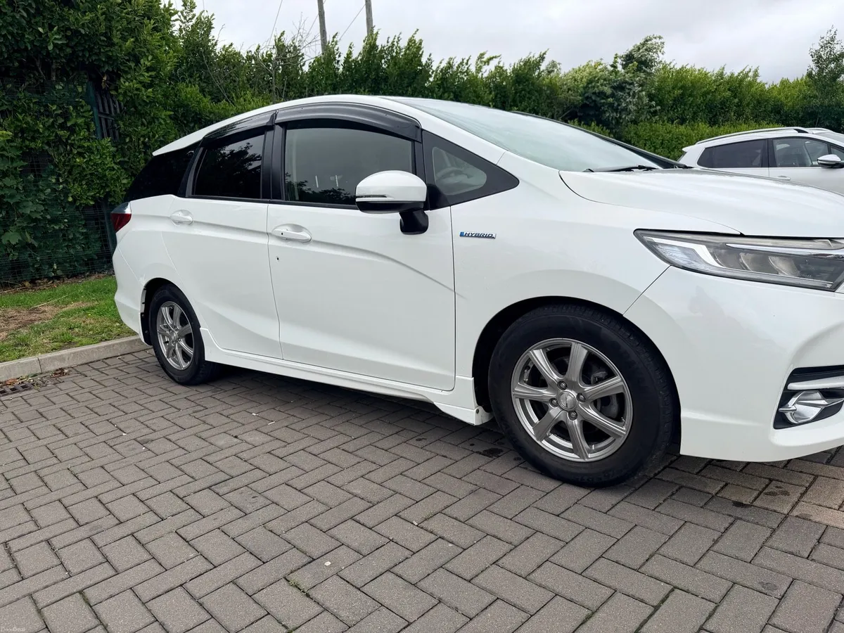 HONDA SHUTTLE 1.5 PETROL AUTOMATIC - Image 2