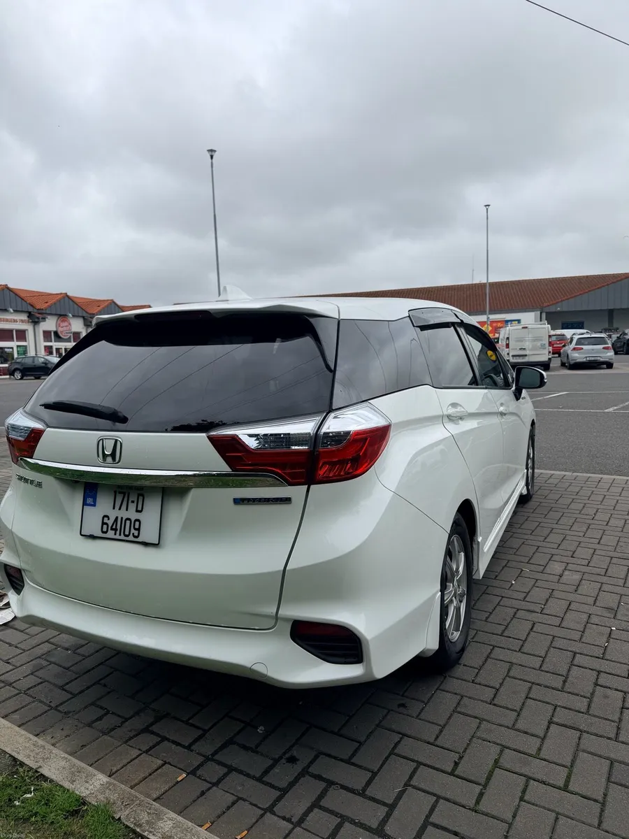 HONDA SHUTTLE 1.5 PETROL AUTOMATIC - Image 4