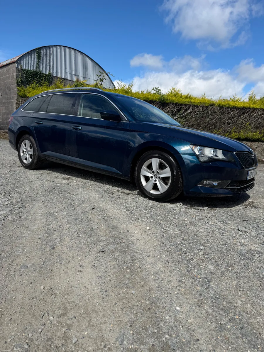 Skoda Superb 2015 - Image 4