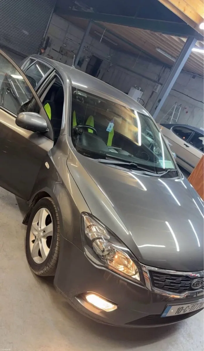 Car - Image 1