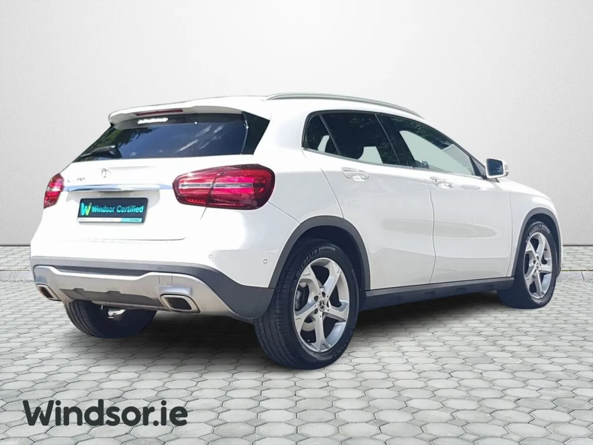 Mercedes-Benz GLA GLA 180 STYLE AUTOMATIC - Image 3