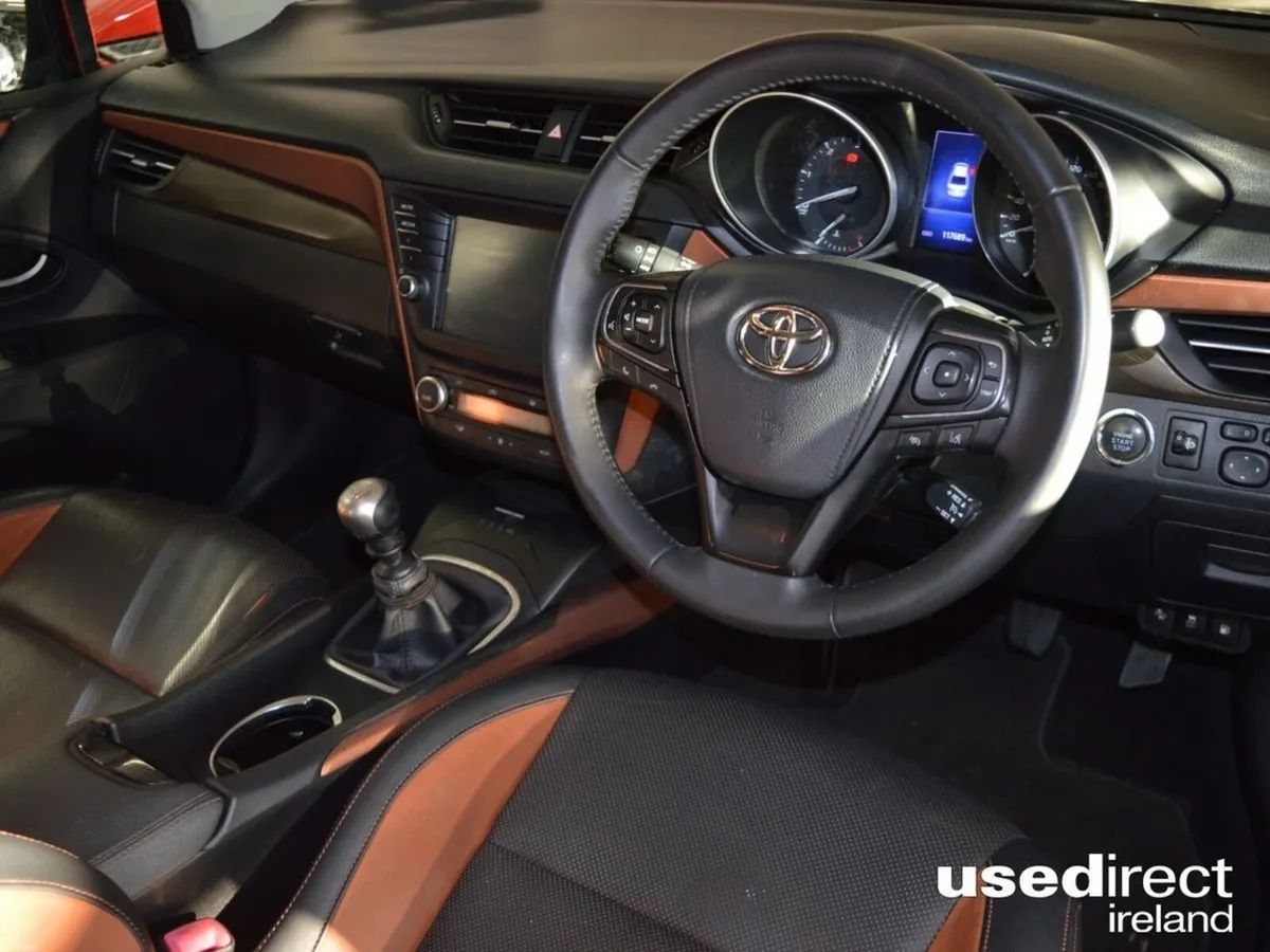 Toyota Avensis 1.6 D-4D Sol Navi Saloon - Image 5