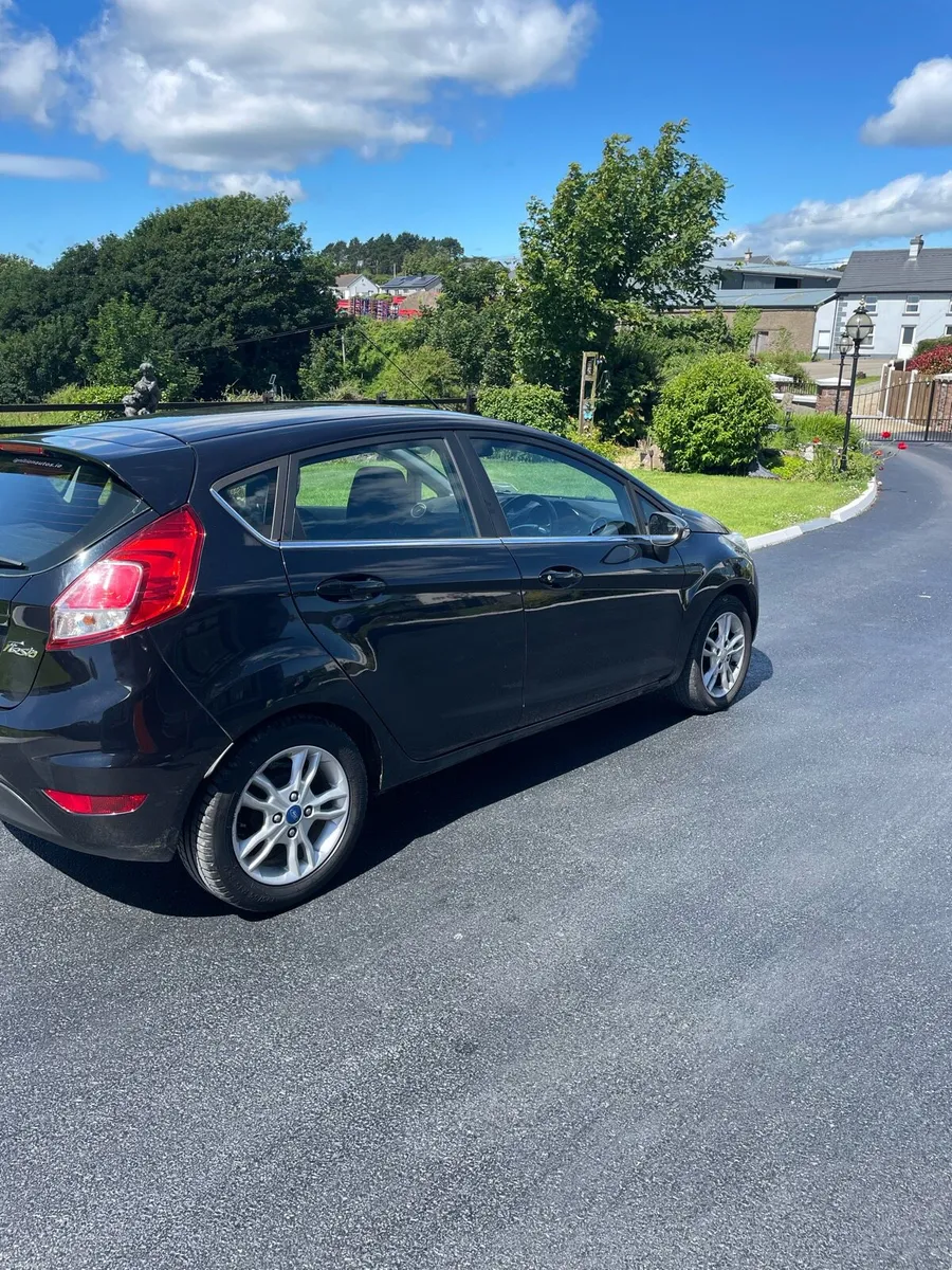 Car - Image 3