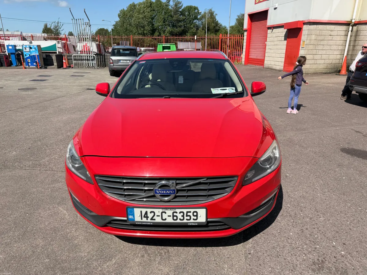 2014 Volvo V40 - Image 2