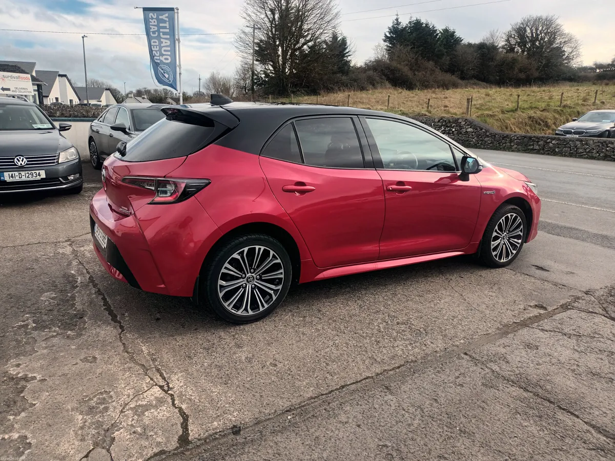 2019 Toyota Corolla 1.8 Hybrid Luna Sport Hatch - Image 6