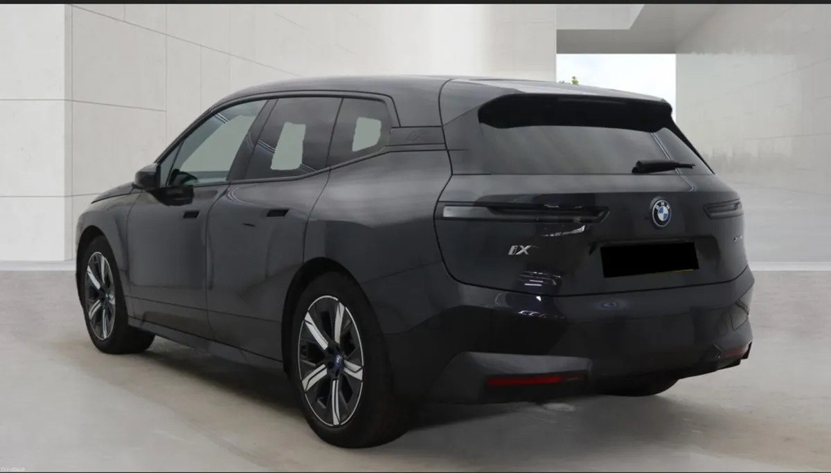 BMW iX XDRIVE40 M SPORT EDITION - Image 3