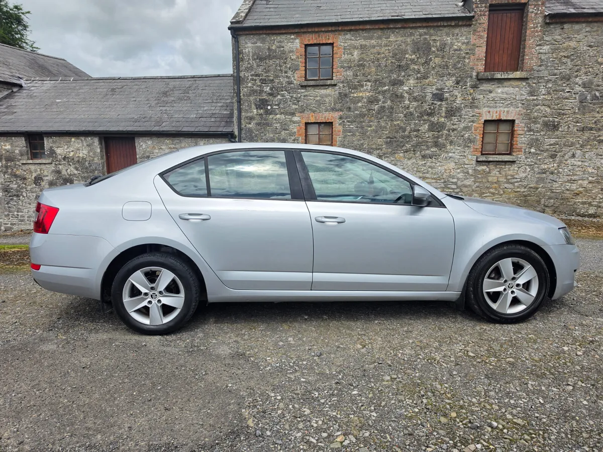 Skoda Octavia 1.6 diesel ( NEW NCT TODAY ! - Image 4