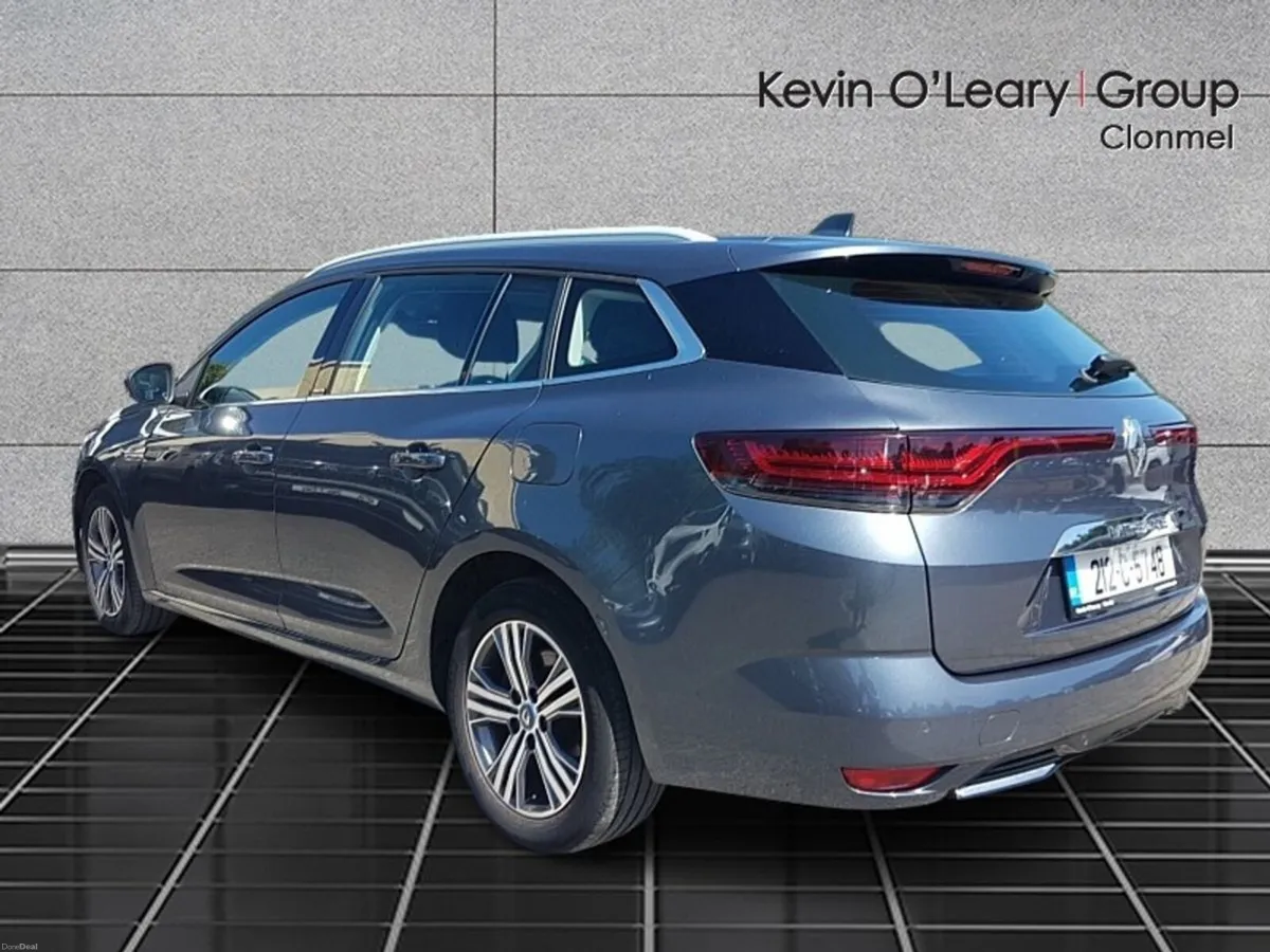 Renault Megane E-TECH PHEV 160 Auto Iconic ST - Image 3