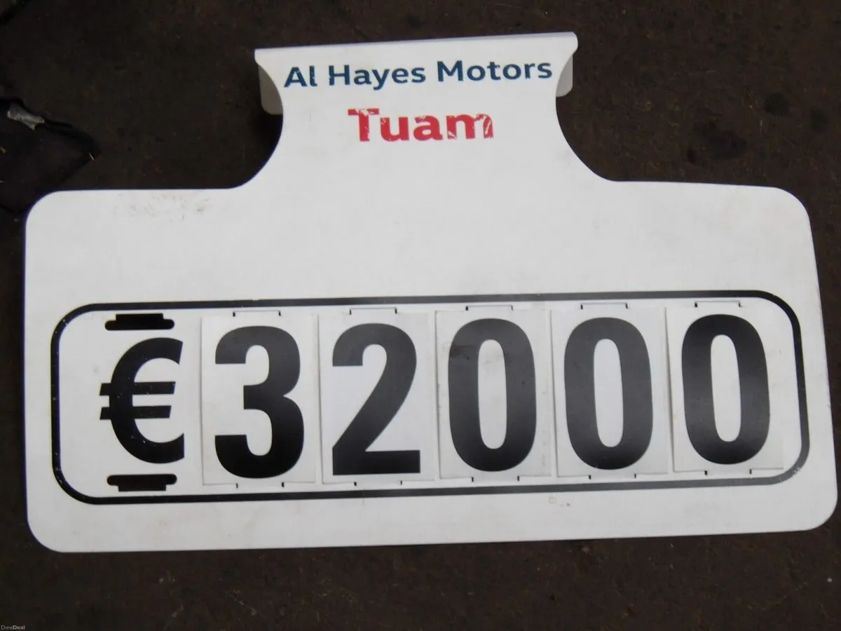 Volkswagen Tiguan AUTOMATIC CL 2.0 TDI 150BHP *SAT - Image 3